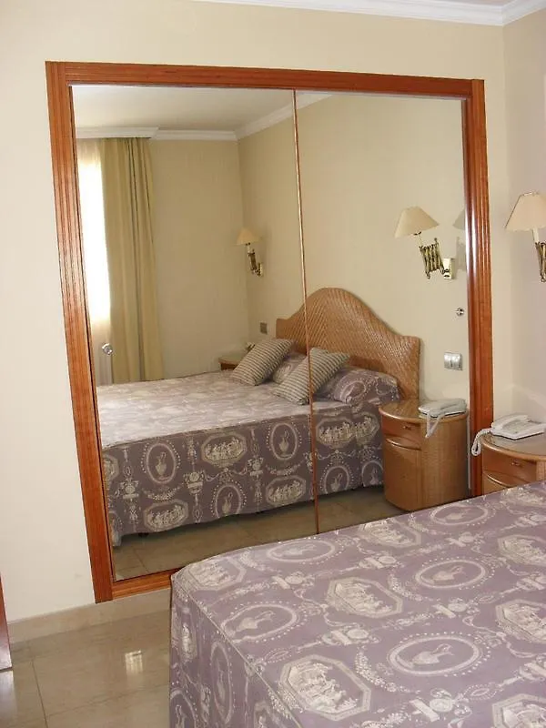 Apartaments Bt Vent De Garbi Empuriabrava Aparthotel